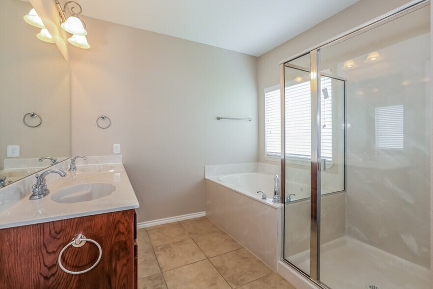 Building Photo - 6137 Kristen Dr
