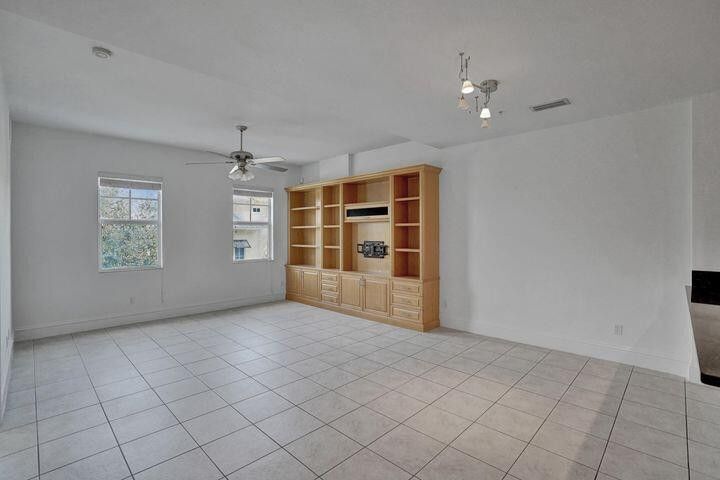 Building Photo - 3120 E Latitude Cir