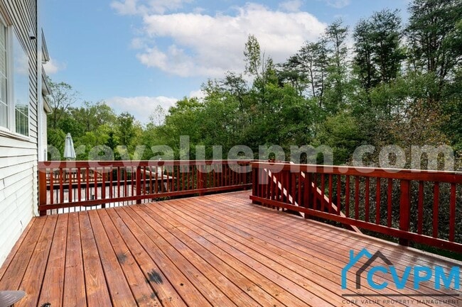 Building Photo - 2668 Streamview Dr