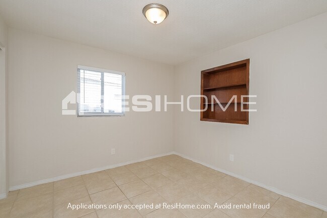 Building Photo - HOME FOR RENT!!