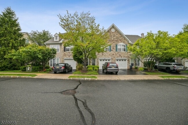 Building Photo - 46 Mayflower Dr