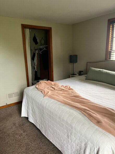 Bedroom 1 - 1004 Desnoyer St