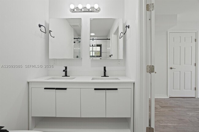 Building Photo - 434 Aragon Ave