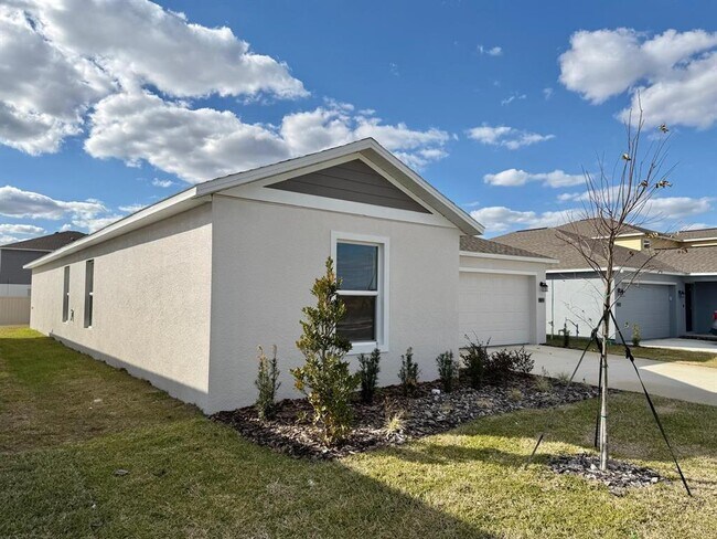 Building Photo - 2122 Chris Dr