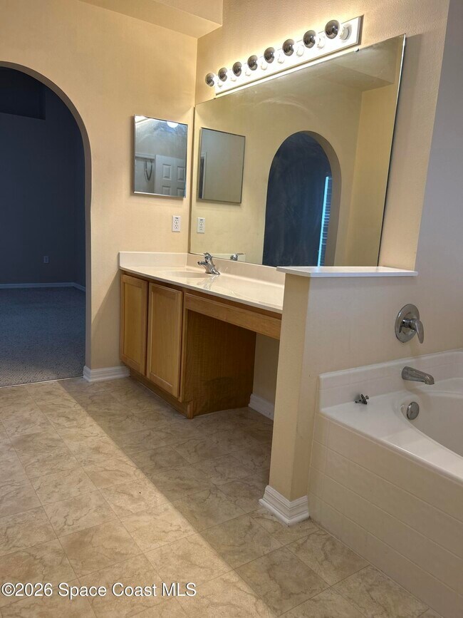 Building Photo - 3865 La Flor Dr
