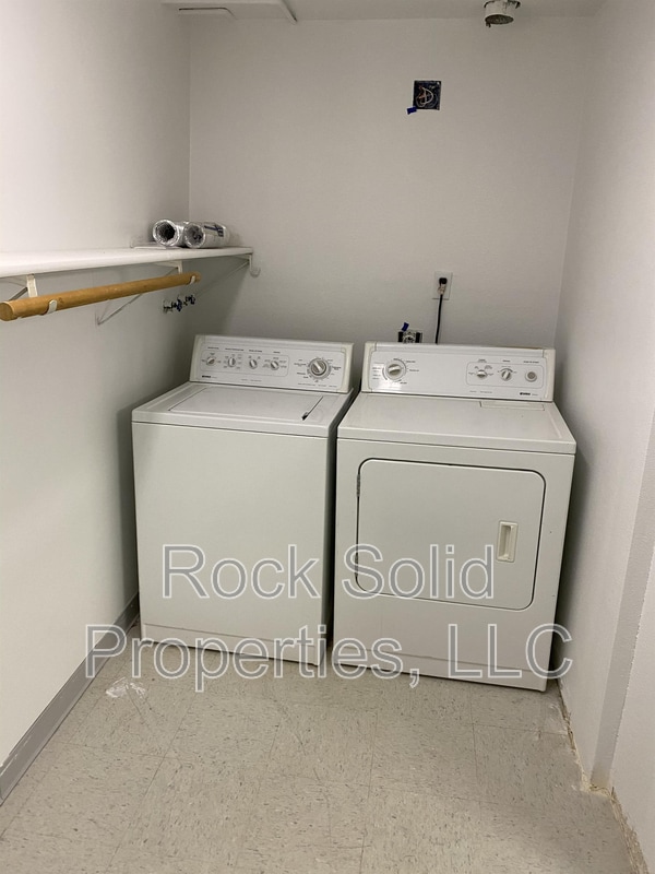 Building Photo - 4703 E 17th St