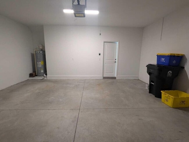 Building Photo - 4351 Pond Lily Ln