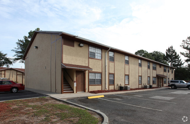 Primary Photo - Colonial Village Apartments