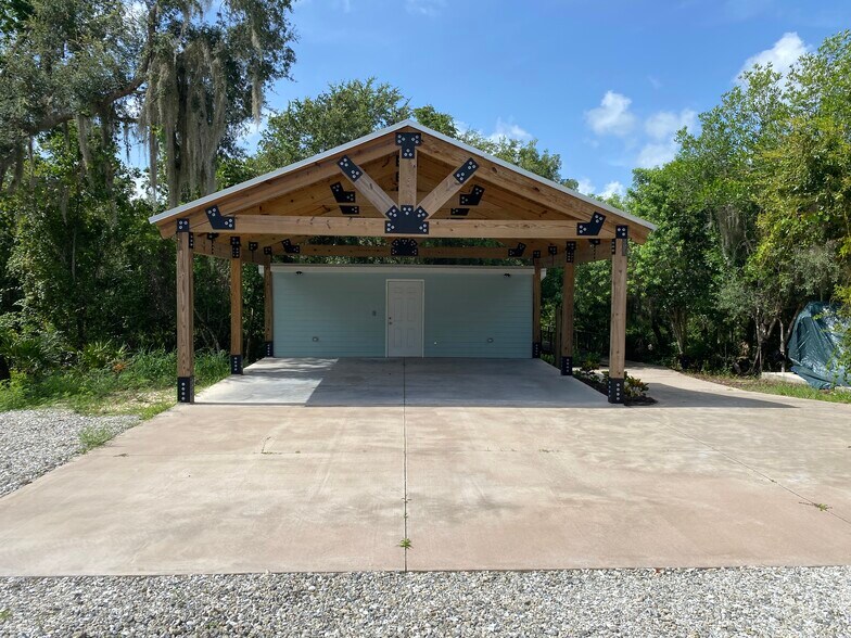 Building Photo - 424 Lake Mirror Dr