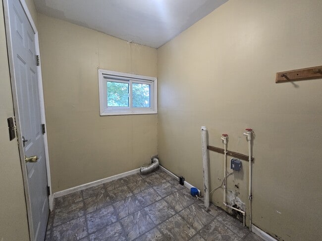 Building Photo - 532 Cedar St