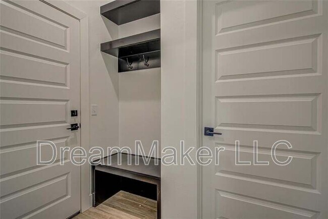 Building Photo - 138 Trimble Dr