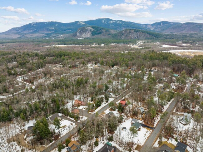 Building Photo - 291 Ash St