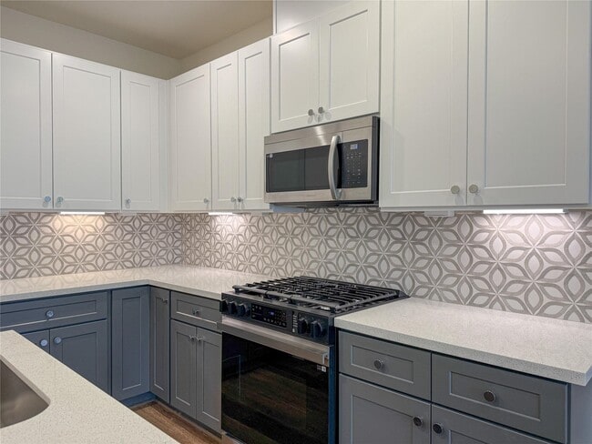 Building Photo - 881 Rachel St