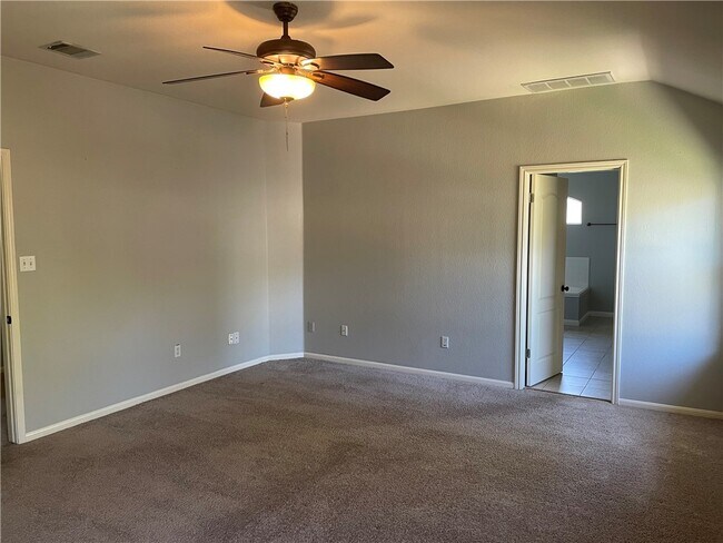 Building Photo - 3610 Eagles Nest St