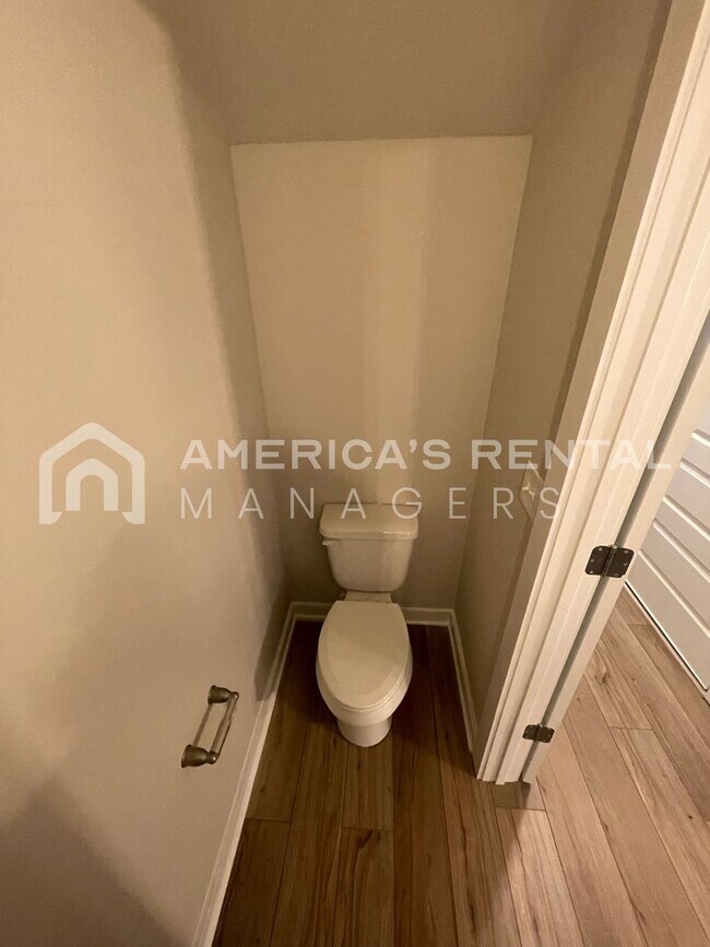 Building Photo - Home for Rent in Weaver, AL!!! Available to View Now!!!