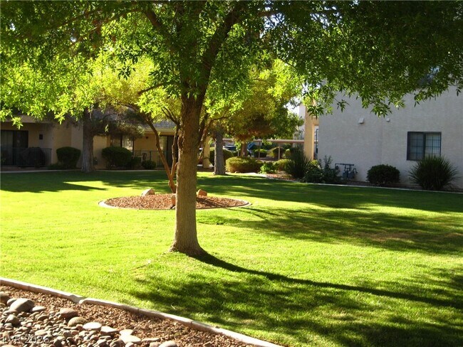 Building Photo - 2894 Lilac Ct