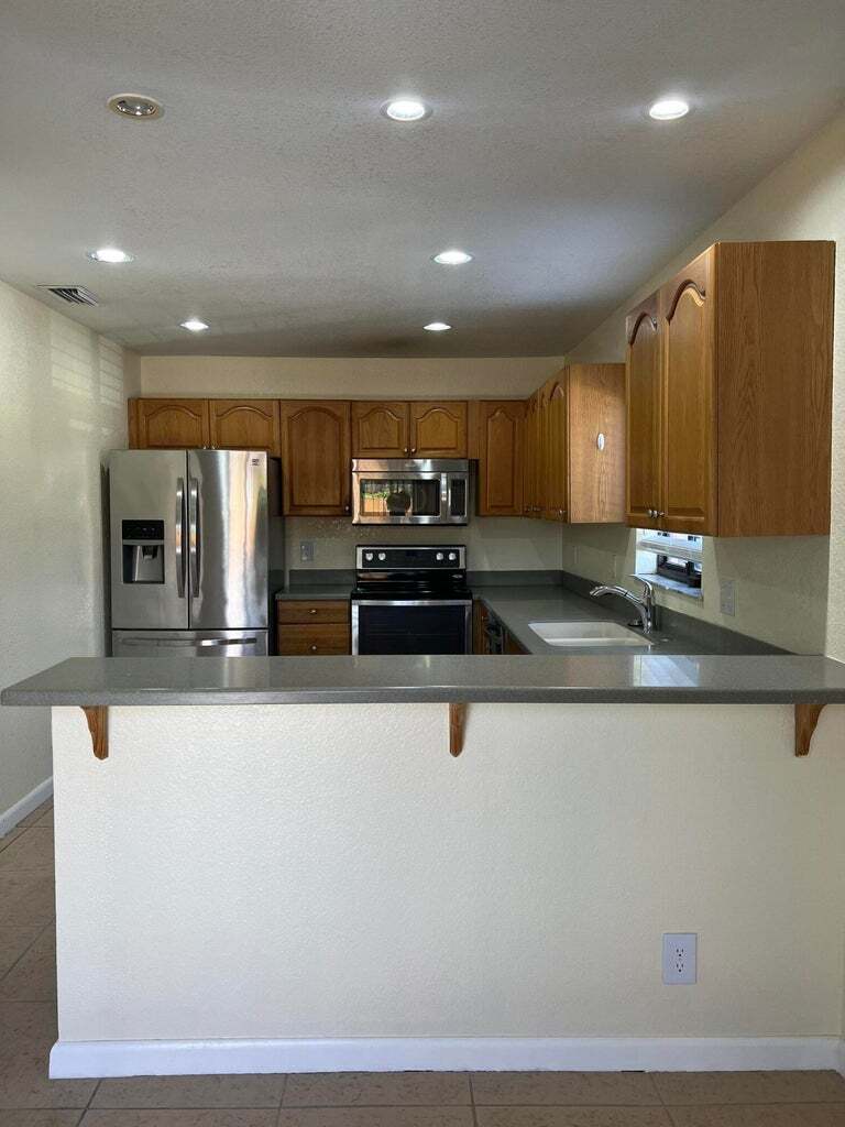 Building Photo - 4663 Cherry Rd