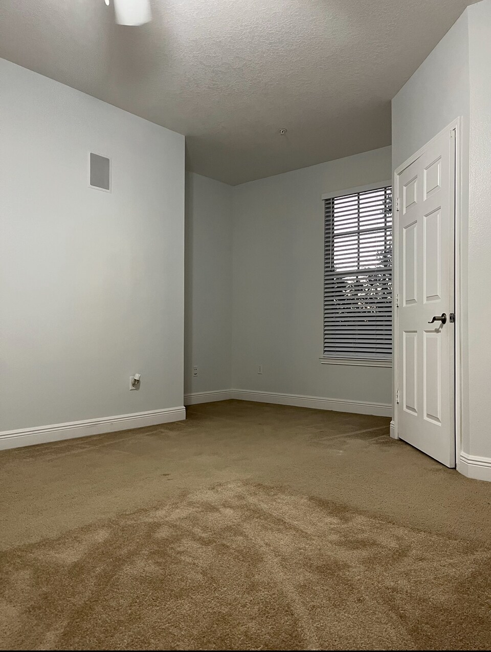 Building Photo - 14226 Fredricksburg Dr