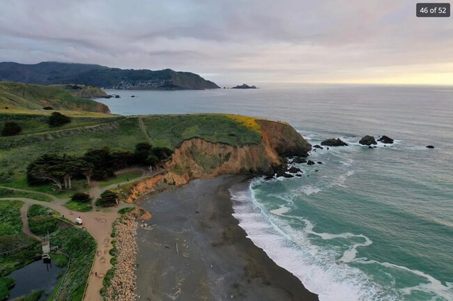 Building Photo - The Gem of Pacifica