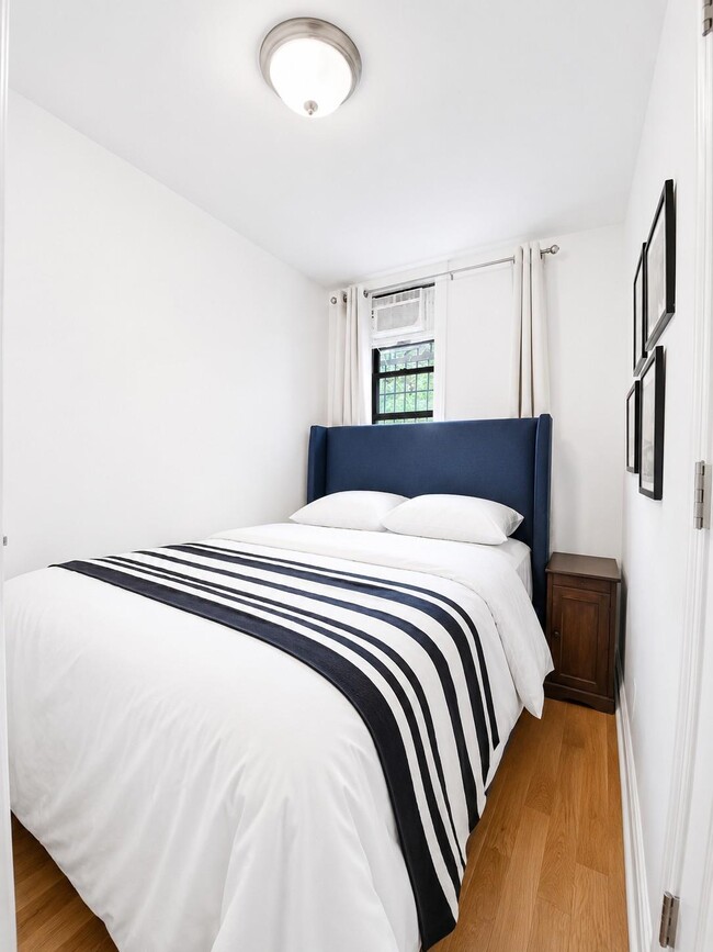 Building Photo - 40 W 85th St