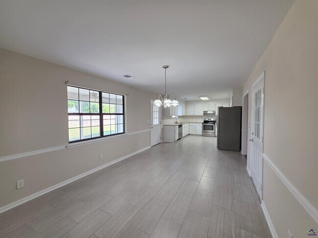 Building Photo - 501 Fieldstone Rd