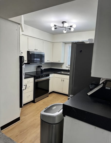 Building Photo - 1009 S Kinney Ave