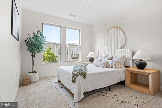 Building Photo - 1391 Pennsylvania Ave. SE