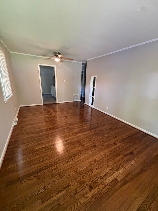 Building Photo - 3234 Marlborough Rd