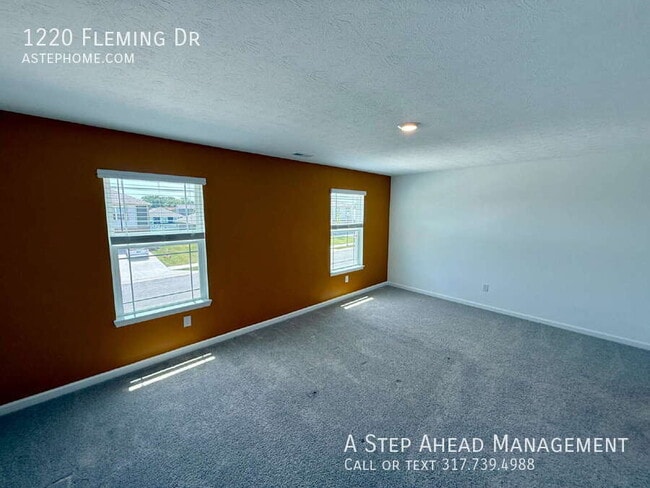 Building Photo - 1220 Fleming Dr
