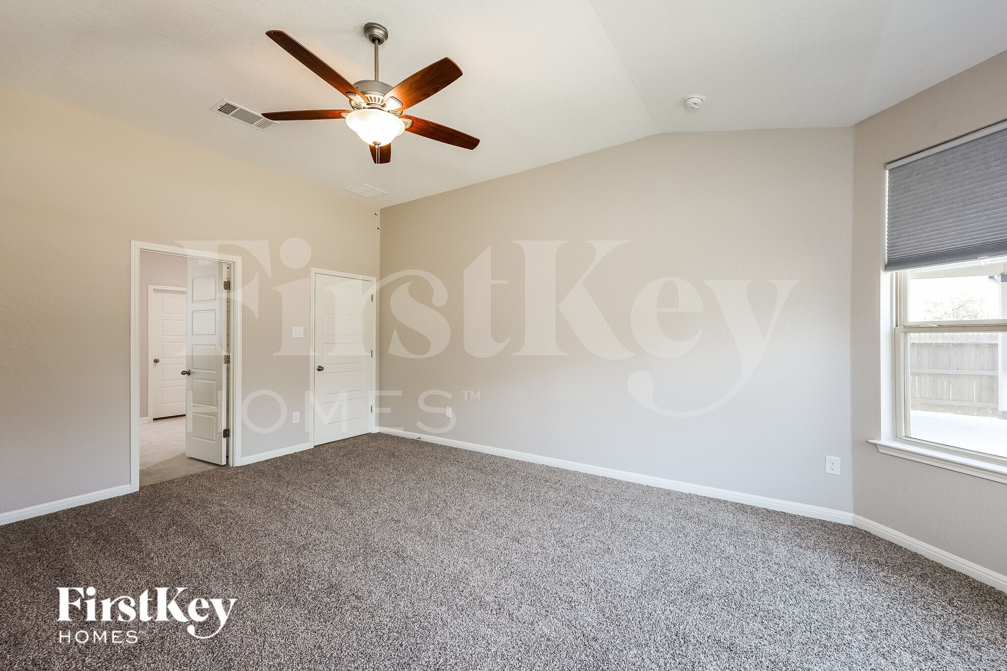 Building Photo - 2207 Tiptop Ln