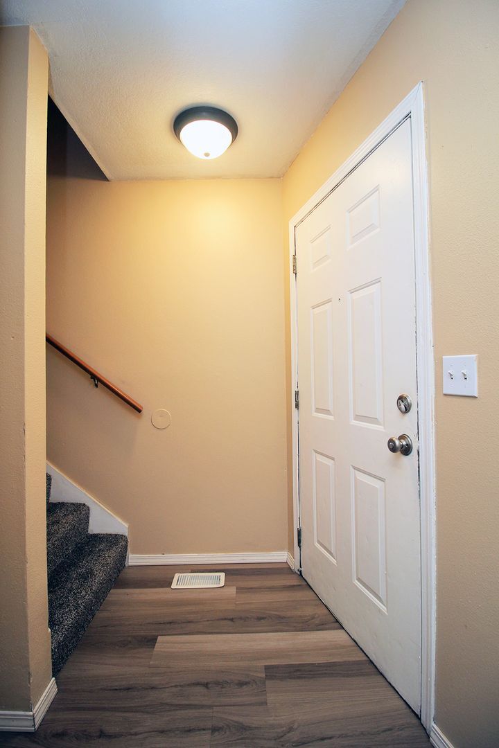 Building Photo - 3548-3548 NE 102nd Ave