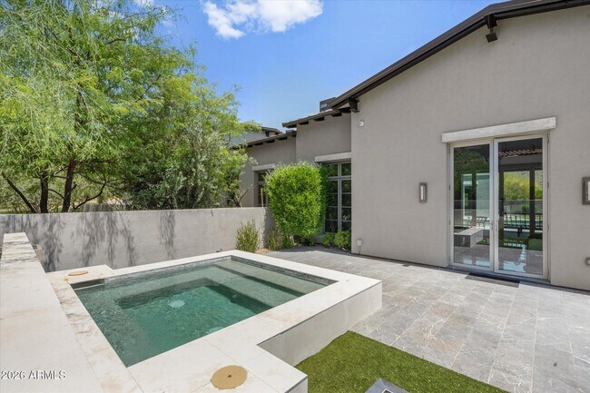 Building Photo - 9979 E Toms Thumb