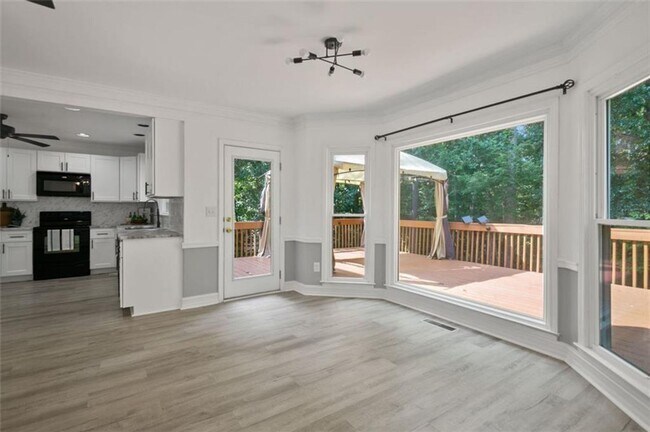 Building Photo - Beautifully Renovated 5-Bedroom, 4-Bath Home on Full Finished Basement!