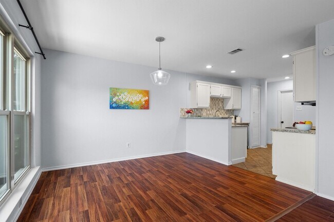 Building Photo - 1524 Briarcrest Dr