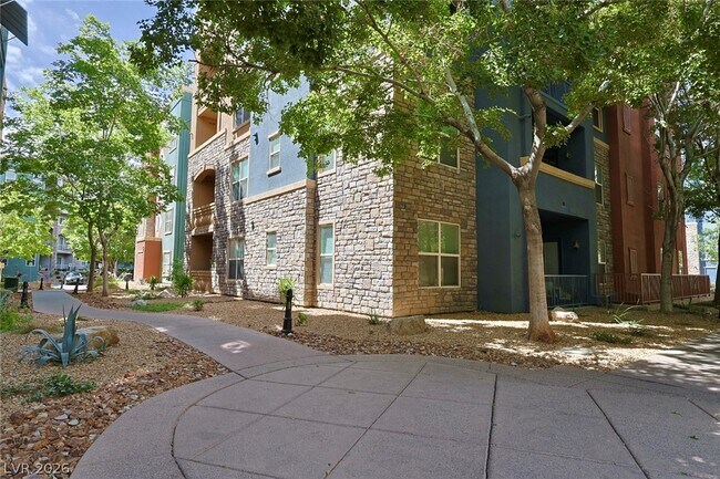 Building Photo - 44 E Serene Ave