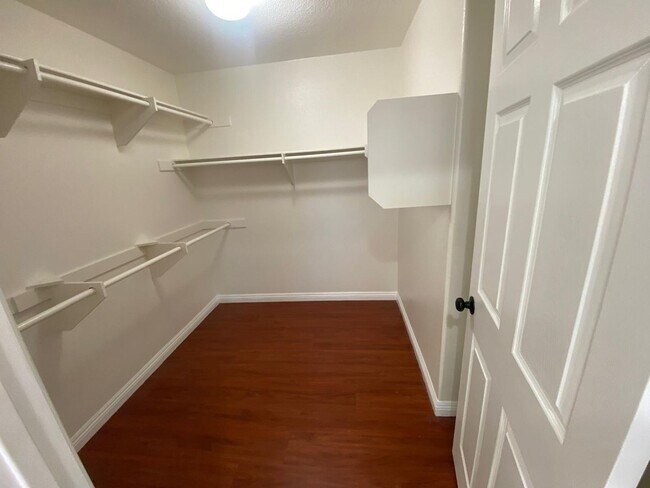 Building Photo - Luxurious 5-Bedroom, 3-Bath Oasis in Prime North Hills!