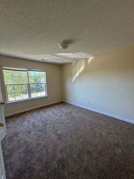 Building Photo - 3327 Buckvalley Dr