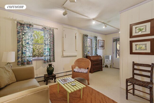 Building Photo - 68 Seaside Ave