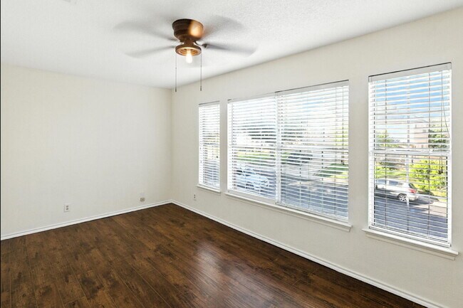 Building Photo - 22023 Oriole Hill Dr