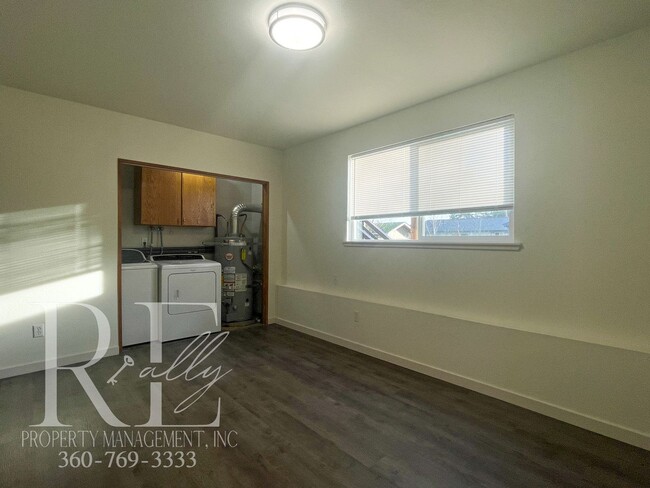 Building Photo - Remodeled w Heat Pump and Large Deck