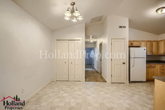 Building Photo - 4415 NE 88th Ave