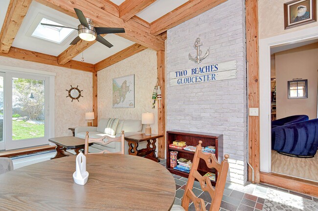 Building Photo - WINTER RENTAL: Two Beaches Cottage