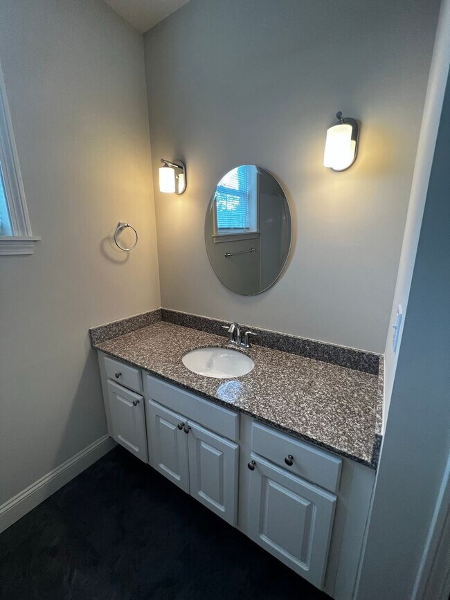 Building Photo - 228 Bayberry Cir