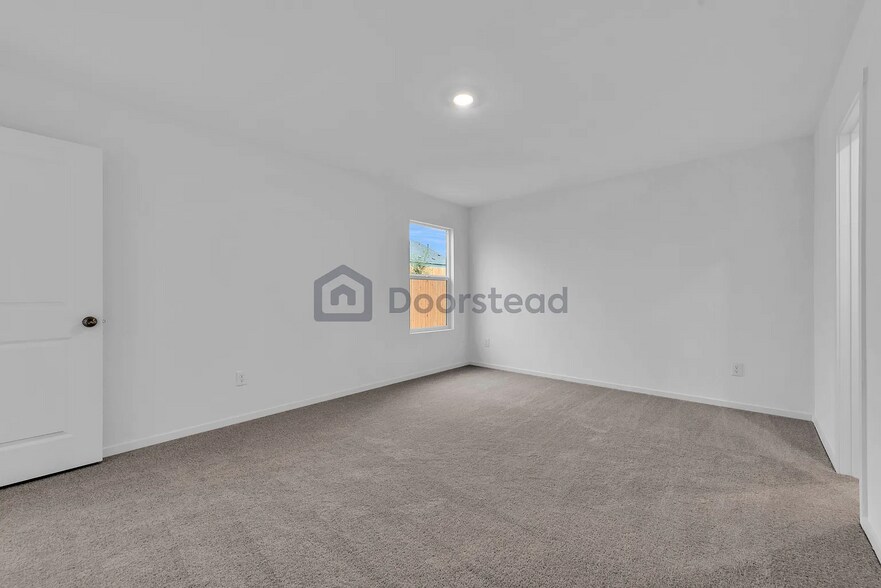 Building Photo - 3012 Yellow Pine Ave