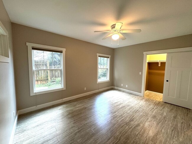 Building Photo - Downtown - Contemporary Apartment minutes ...
