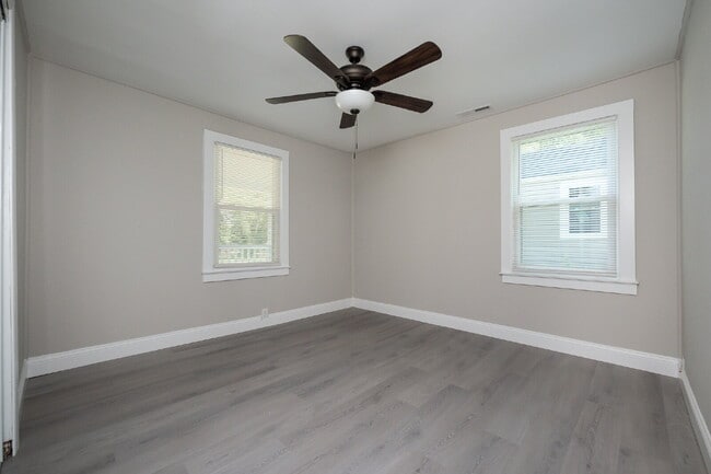 Building Photo - Renovated 2 BR, 1 BA quaint home in Spartanburg under $1200/mo rent