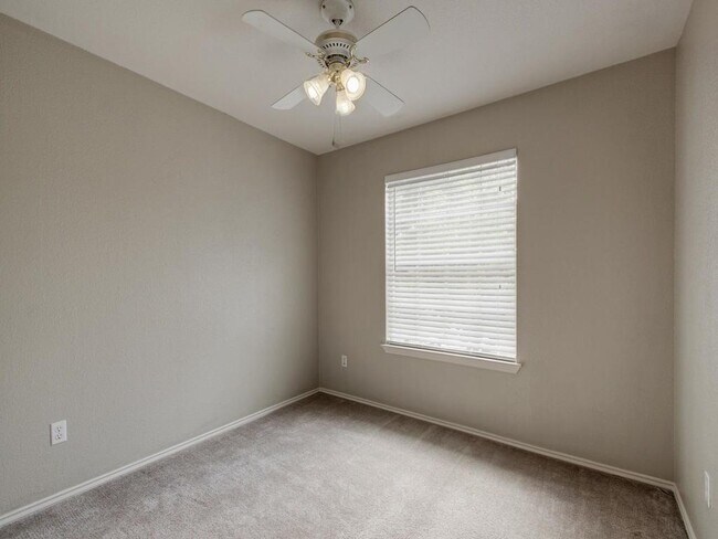 Building Photo - 427 Territory Trail