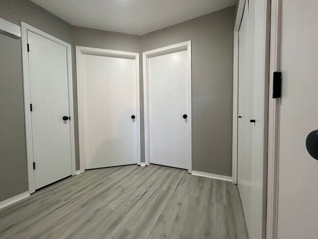 Building Photo - 1122 S 26th St