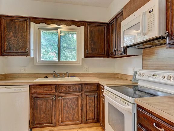 Building Photo - 3514 Glory Cir