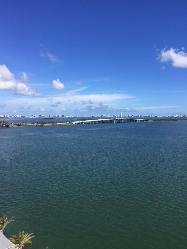 Building Photo - 2900 NE 7th Ave